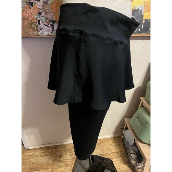 RARE Dear Sparkle Black Plus Size Cropped Skirted Yoga Leggings With Audio Pocke - Picture 2 of 6